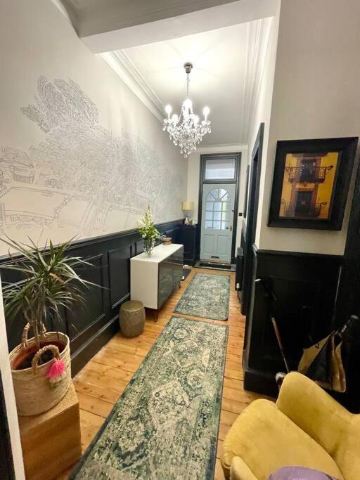 Traditional Apt Close To City Centre & Hampden Glasgow Exterior photo
